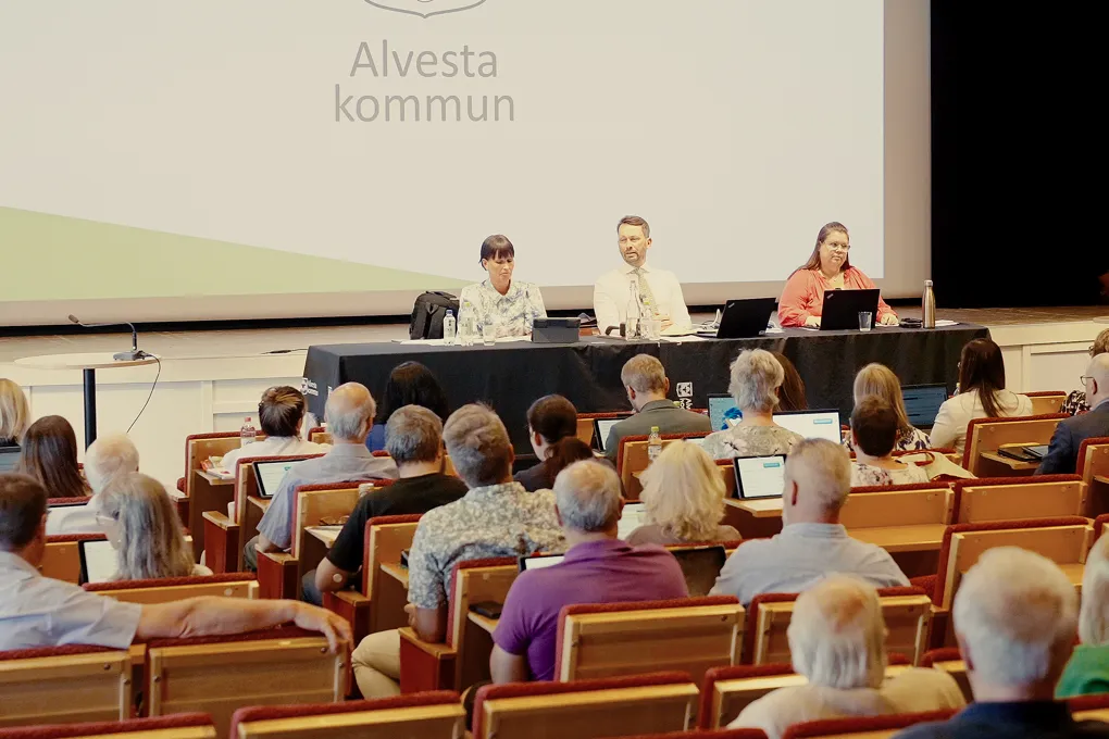 Ett sammanträde i kommunfullmäktige.